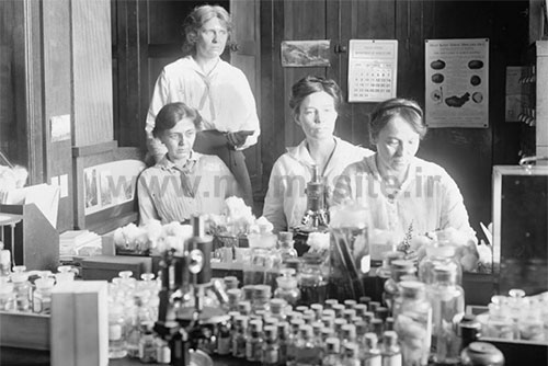چهار تن از زنان دانشمند آمریکایی در آزمایشگاه